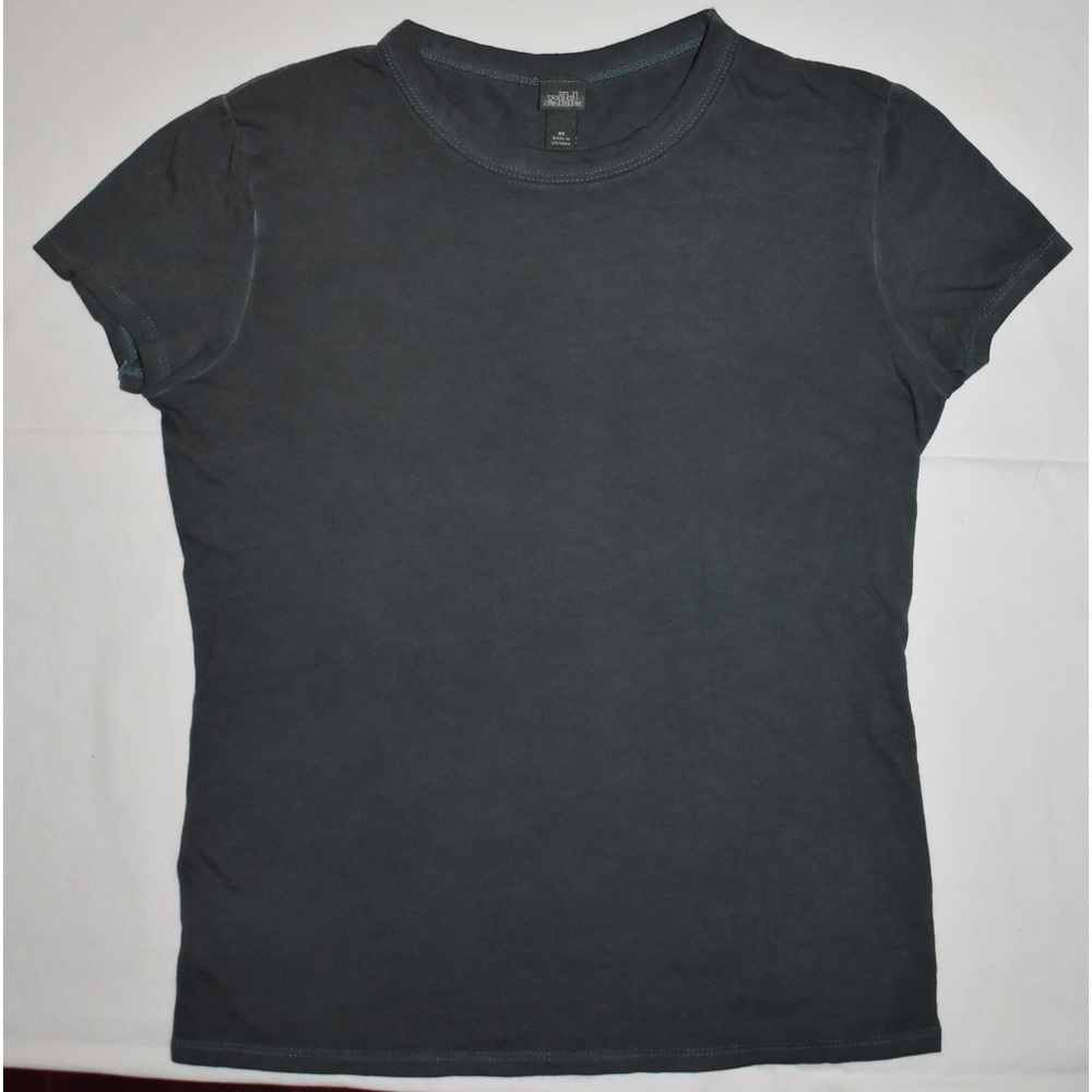Small Wild Fable t-shirt in grey.